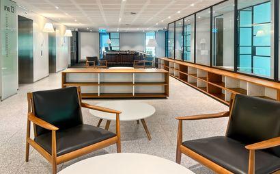 Find office space in Regus 460 Lonsdale Street for 4 persons with everything taken care of