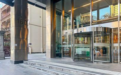 Find office space in Regus 460 Lonsdale Street for 4 persons with everything taken care of