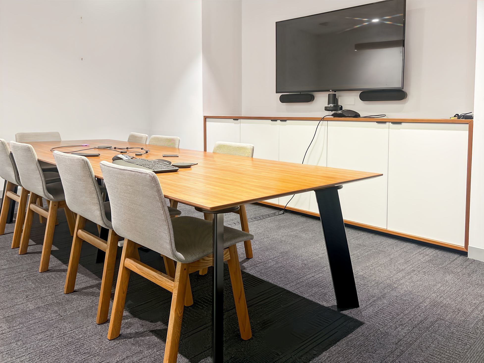 Fully serviced open plan office space for you and your team in Regus 460 Lonsdale Street Fully serviced open plan office space for you and your team in Regus 460 Lonsdale Street