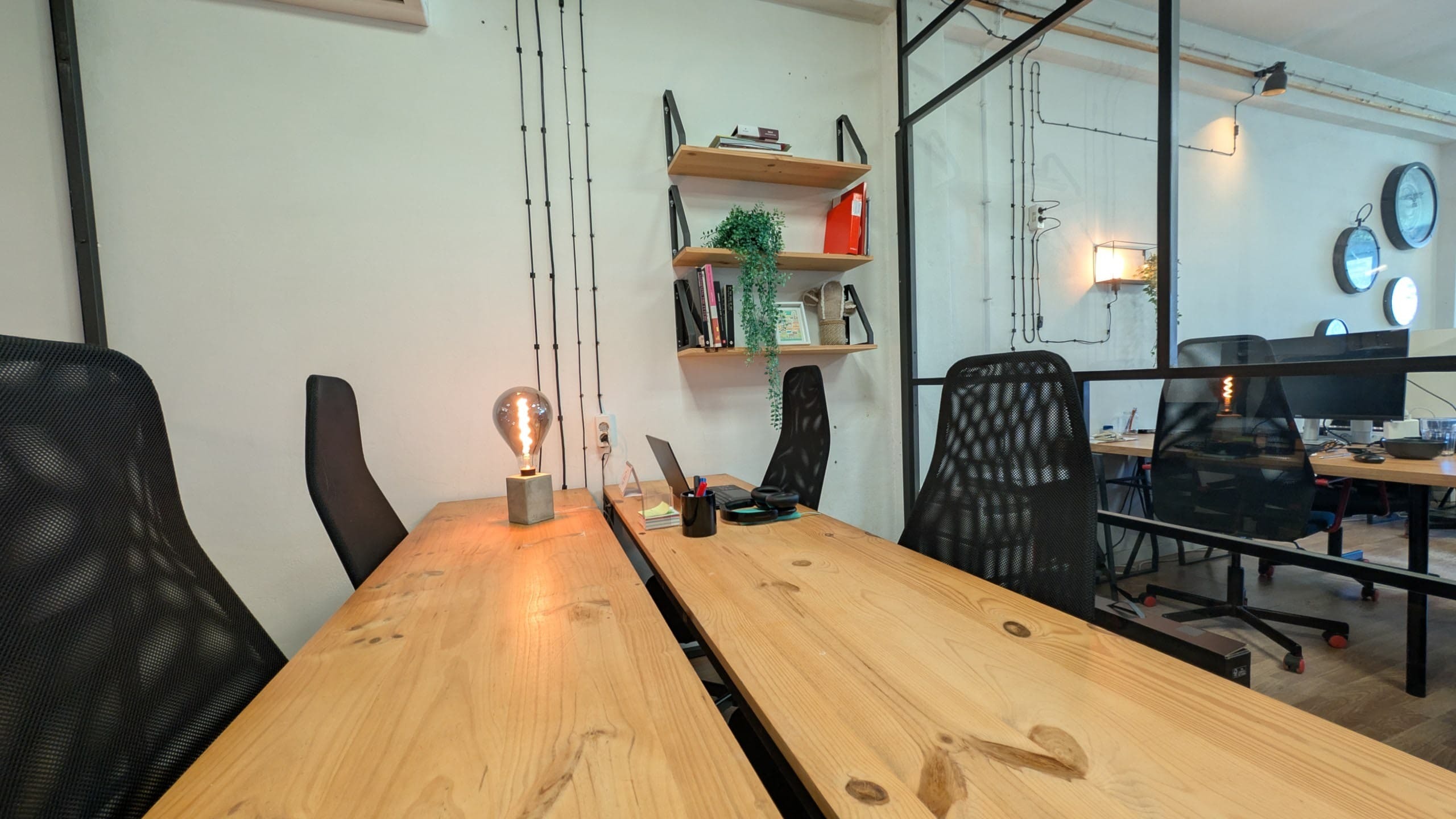 Office for 4 - 6 people