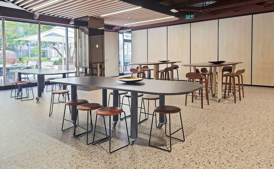 Book open plan office space for businesses of all sizes in Signature Parramatta 150 George Street Book open plan office space for businesses of all sizes in Signature Parramatta 150 George Street