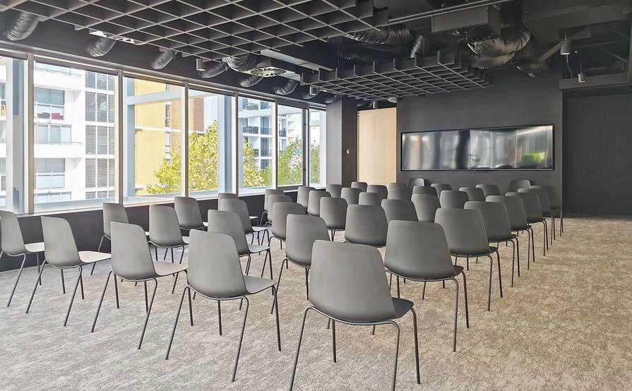 Book open plan office space for businesses of all sizes in Signature Parramatta 150 George Street Book open plan office space for businesses of all sizes in Signature Parramatta 150 George Street