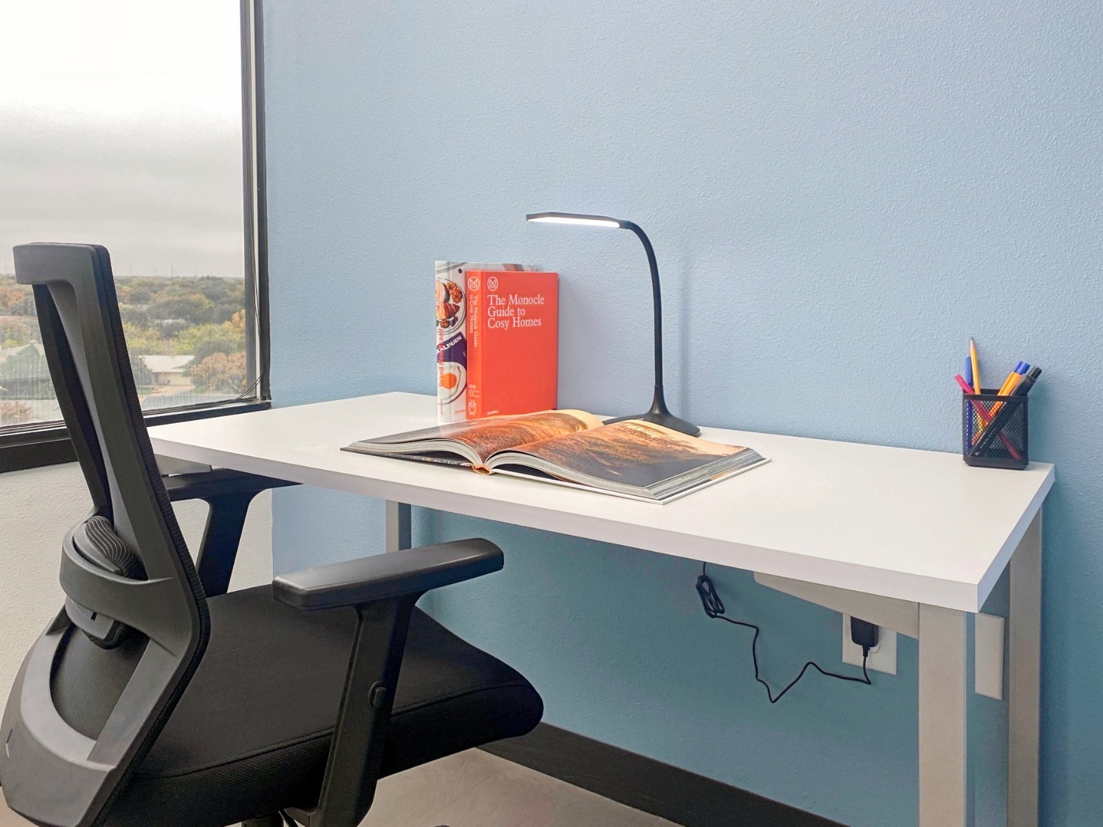 Private office space for 1 person in HQ 72 York St