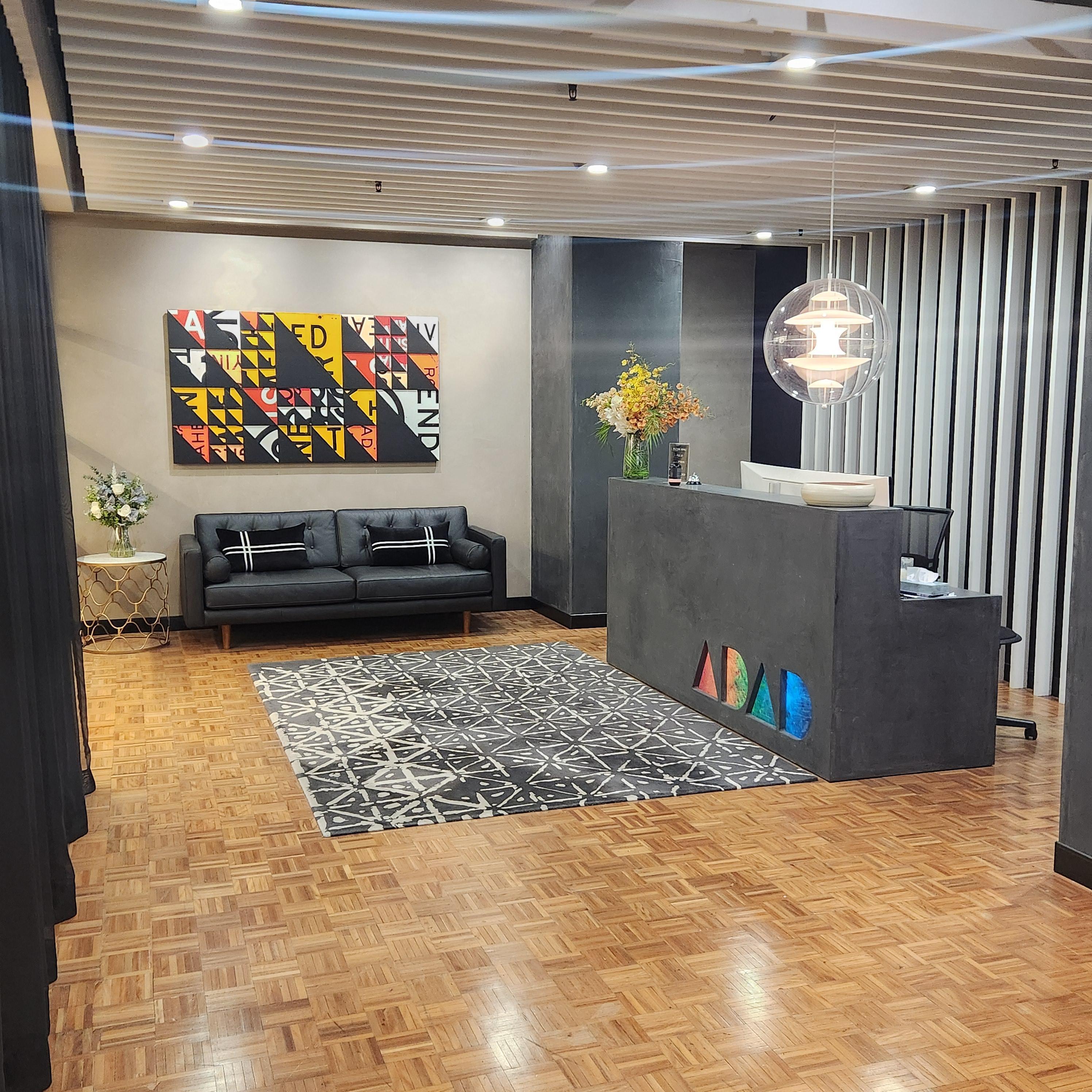 4 desks available in an Advertising Agency