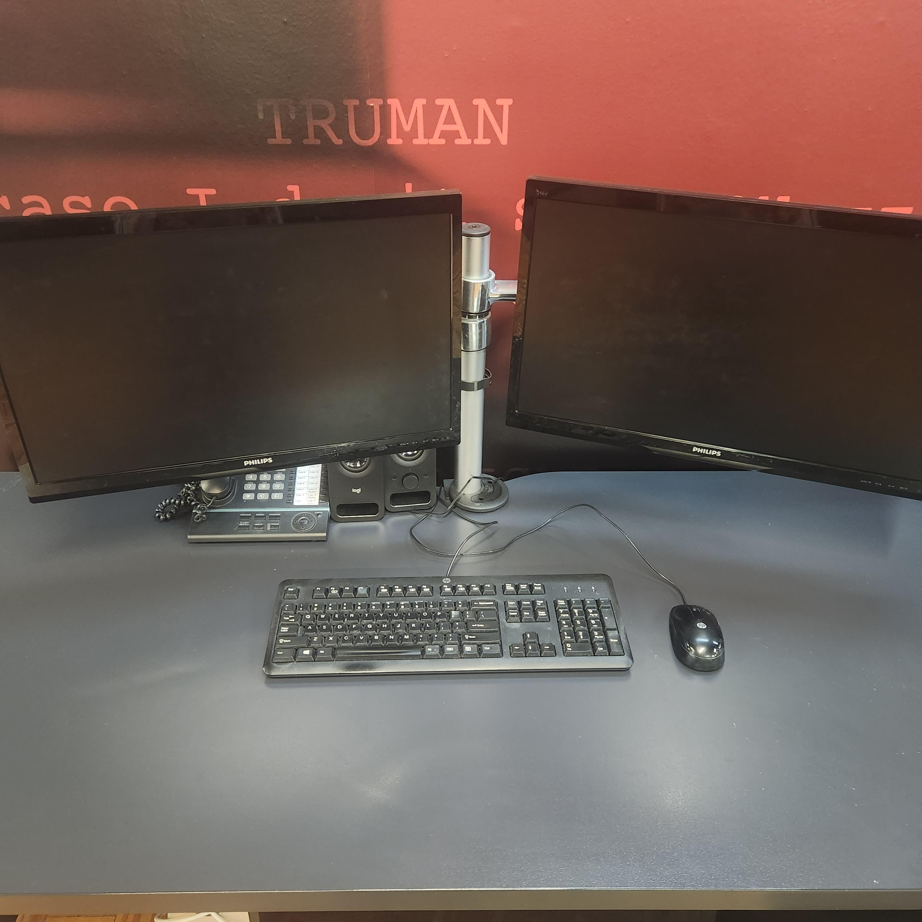 4 desks available in an Advertising Agency