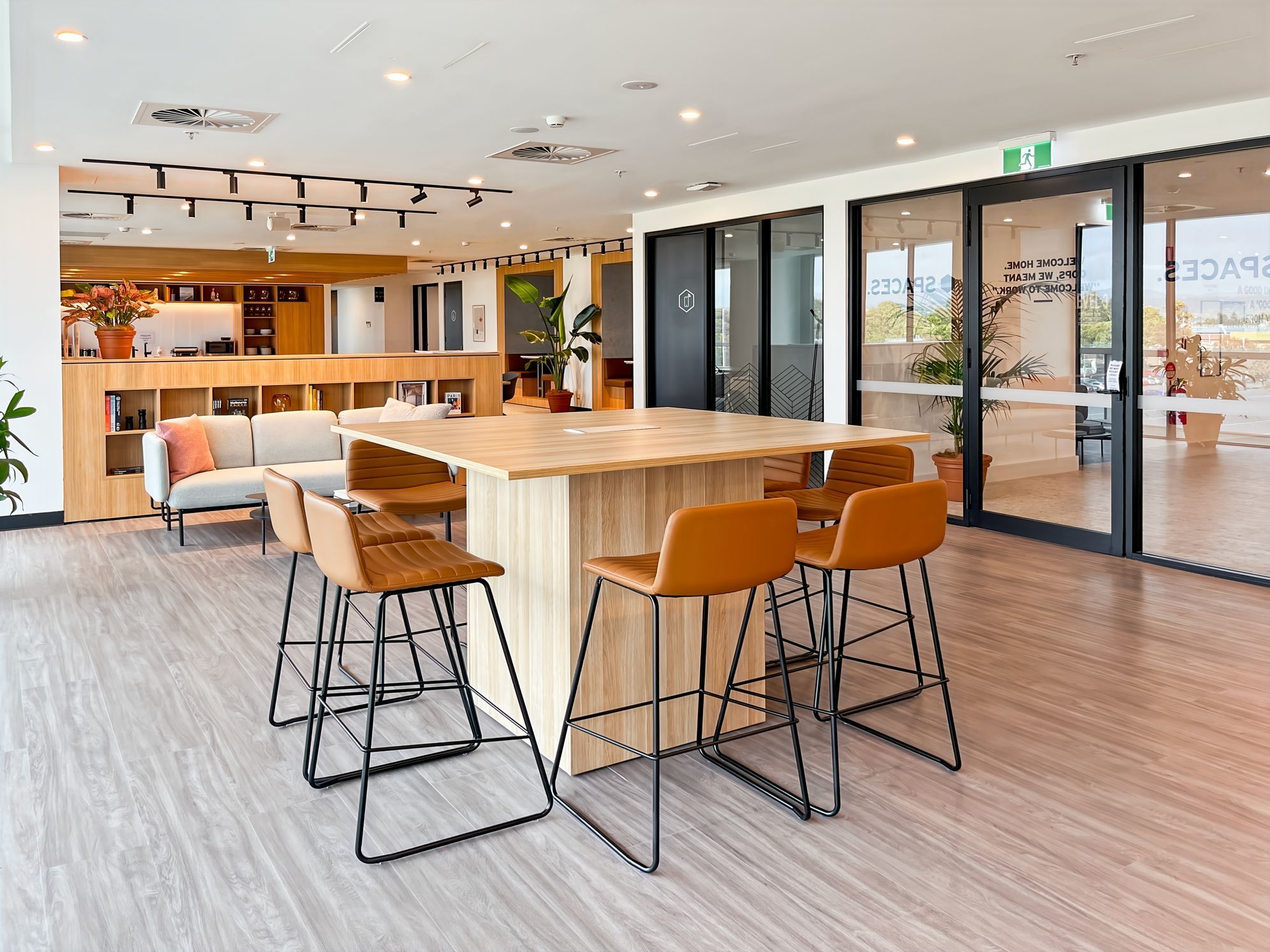 Join a thriving business community in Spaces The Heroic