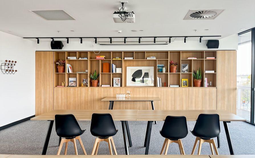 Beautifully designed office space for 1 person in Spaces The Heroic