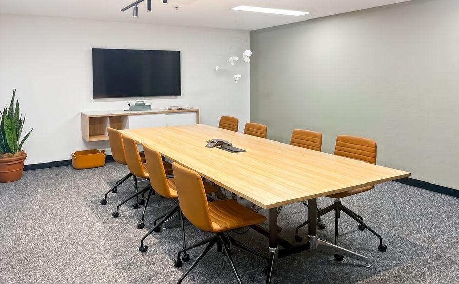 Beautifully designed office space for 1 person in Spaces The Heroic