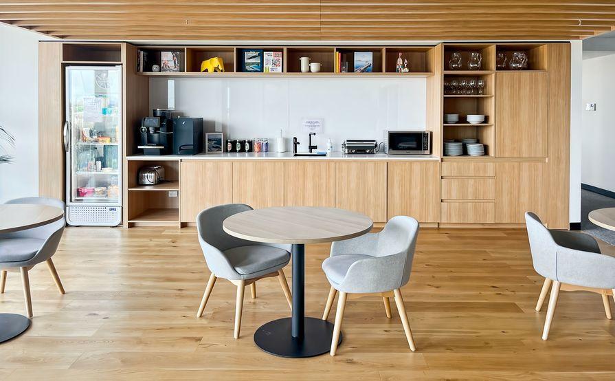 Tailor-made dream offices for 2 persons in Spaces The Heroic