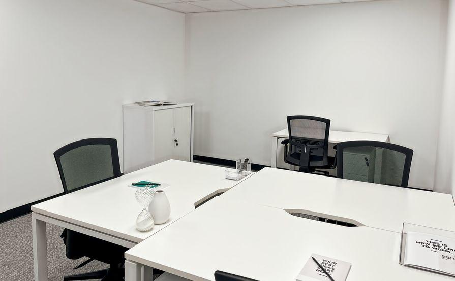 Beautifully designed office space for 3 persons in Spaces The Heroic