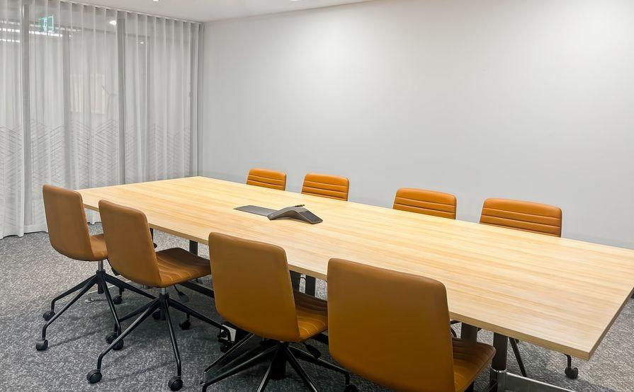 Fully serviced private office space for you and your team in Spaces The Heroic
