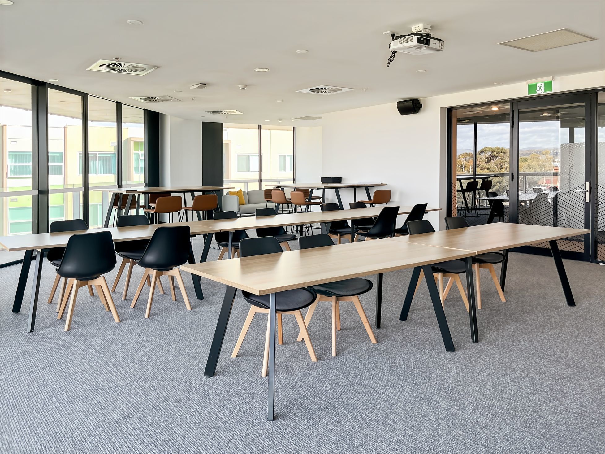 Fully serviced private office space for you and your team in Spaces The Heroic