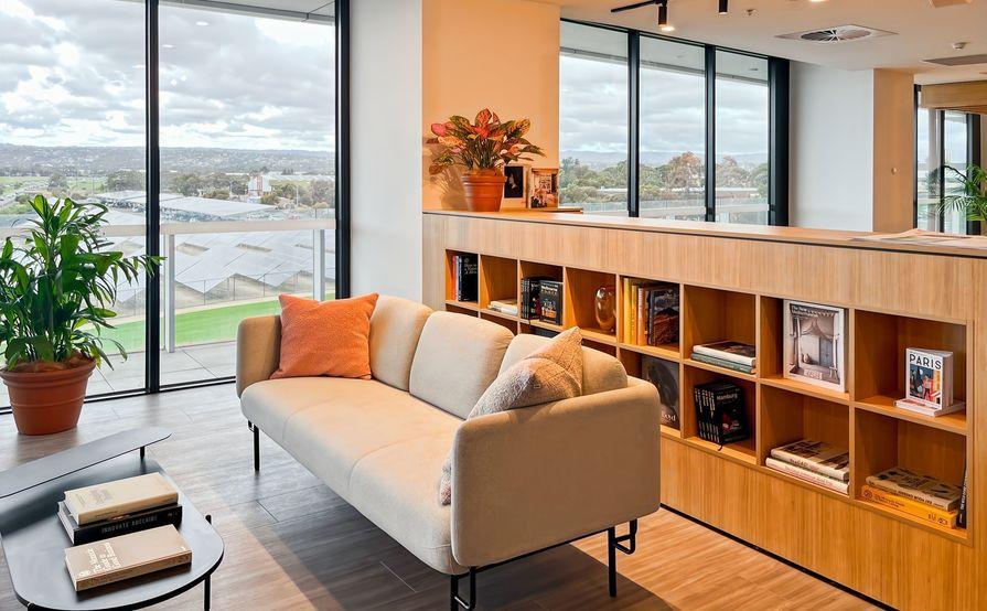 Book open plan office space for businesses of all sizes in Spaces The Heroic