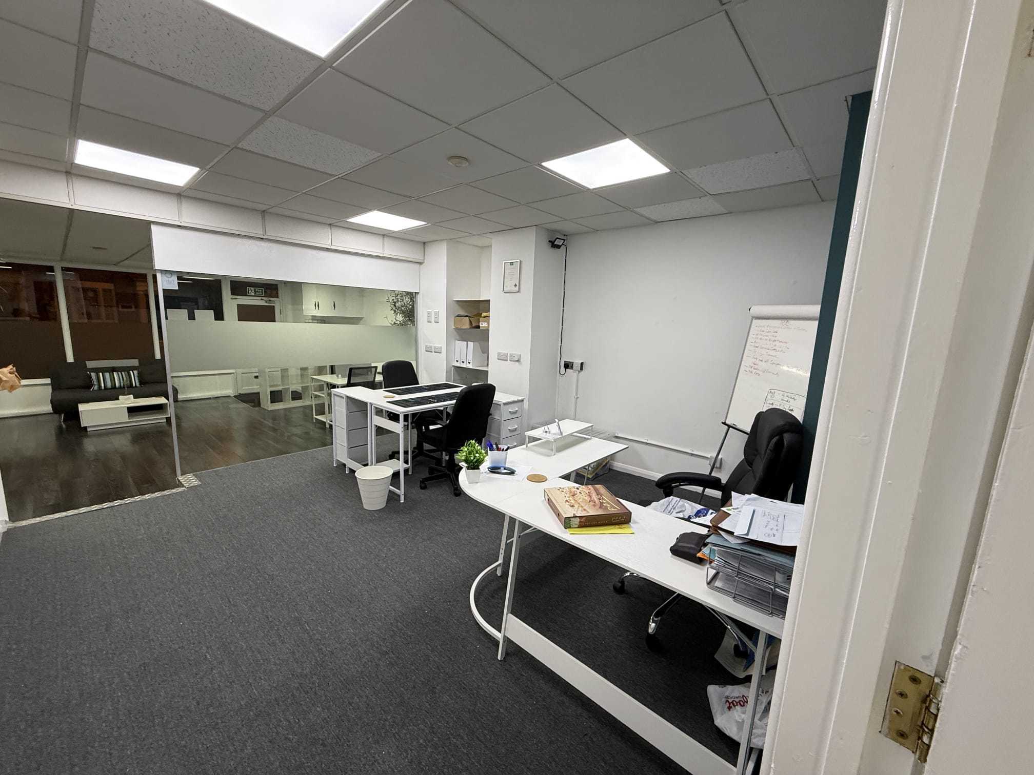 Hot Desks / Exclusive Desks