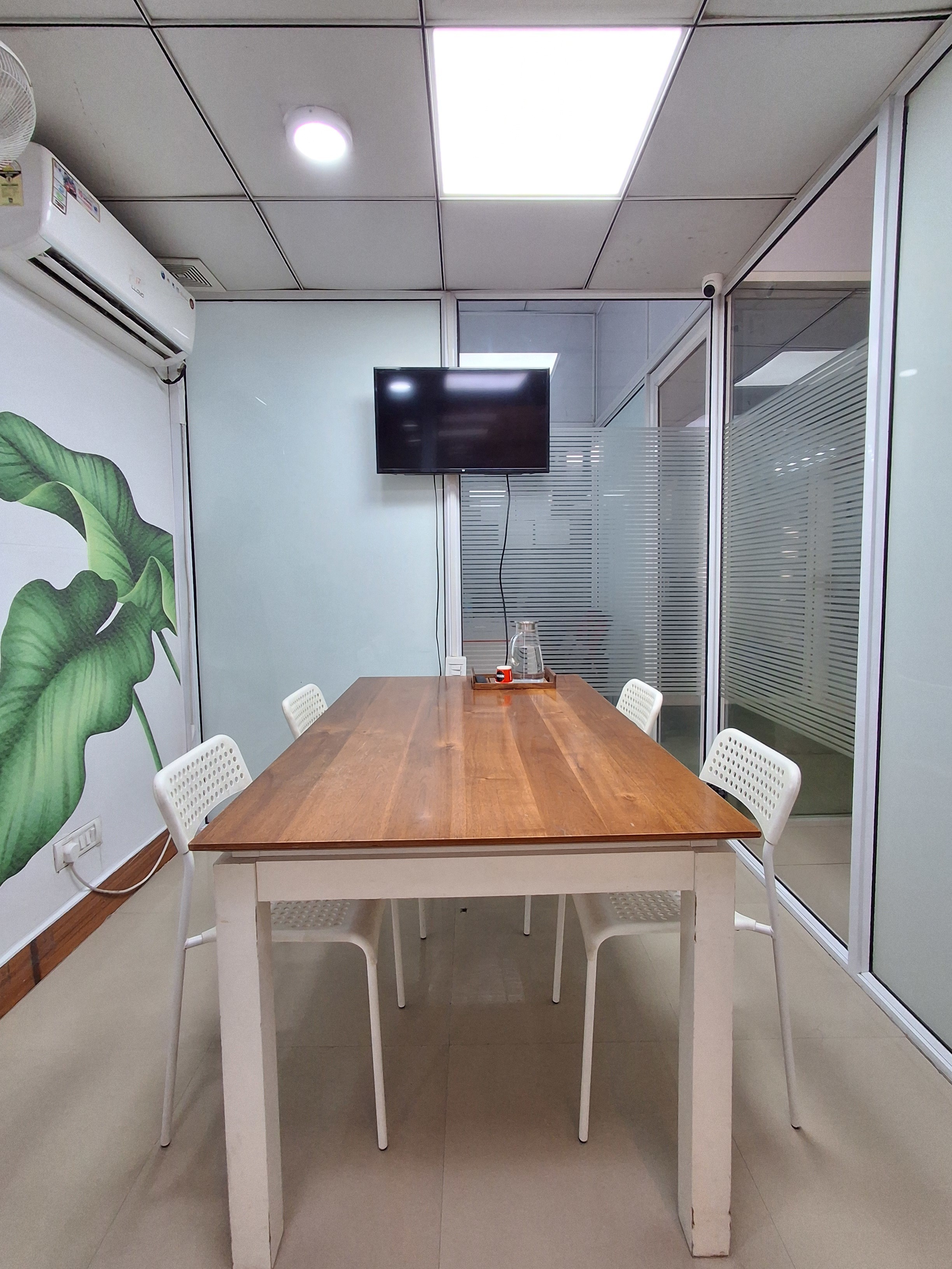 OPEN DEDICATED DESKS