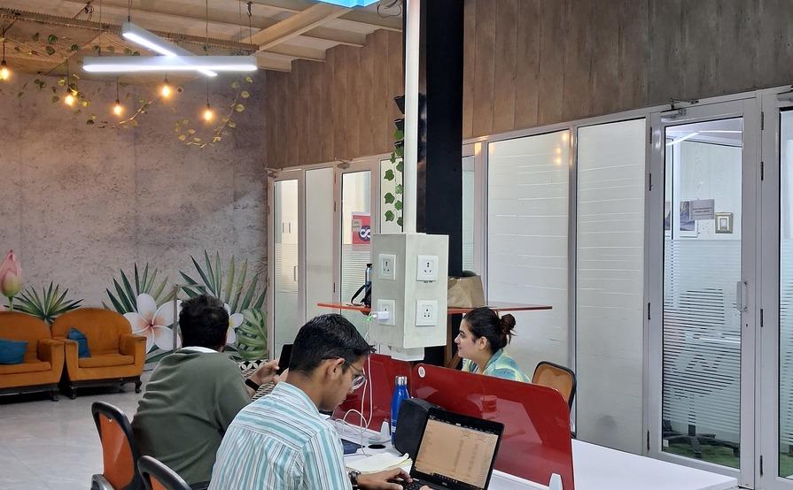 OPEN DEDICATED DESKS