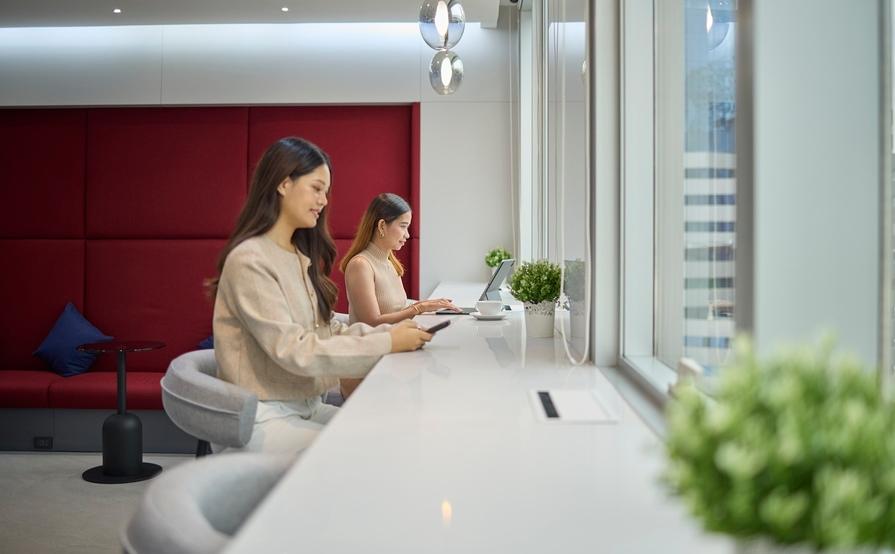 Hot Desk