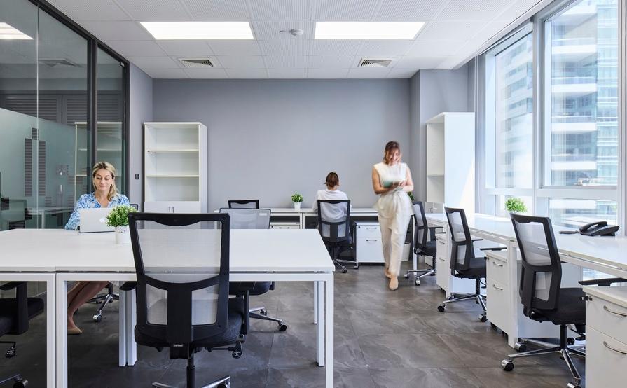 Window Private Office for 13 pax