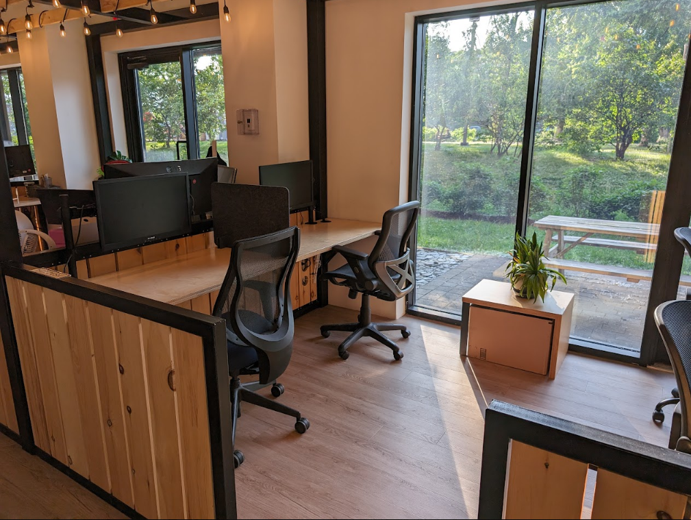 Hot Desk