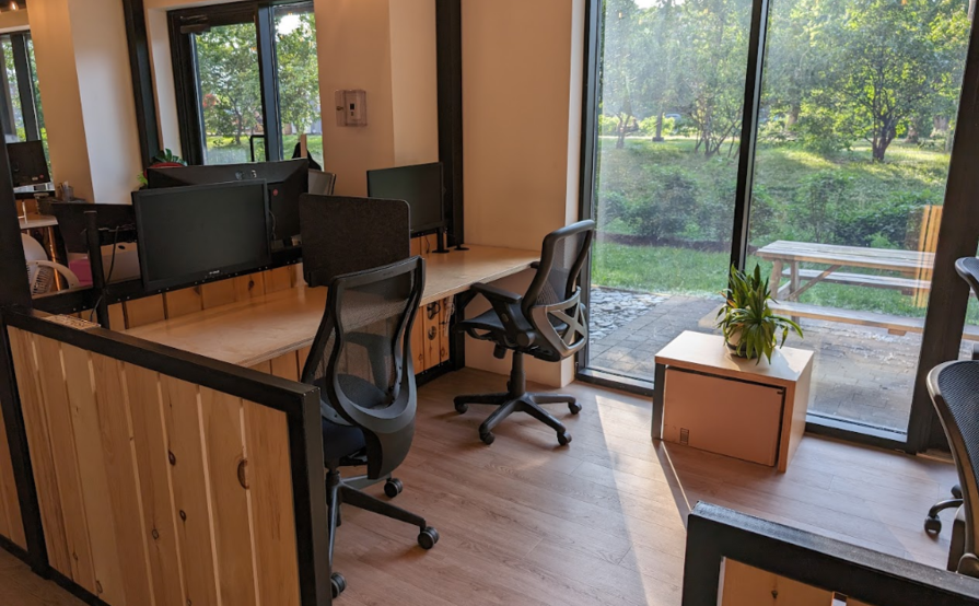 Hot Desk