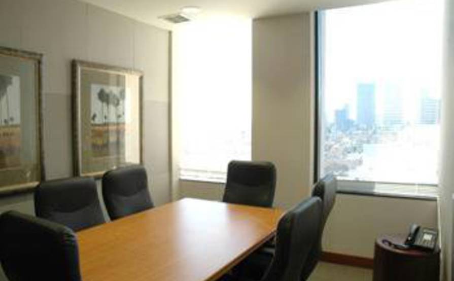 905 - Large Conference Room