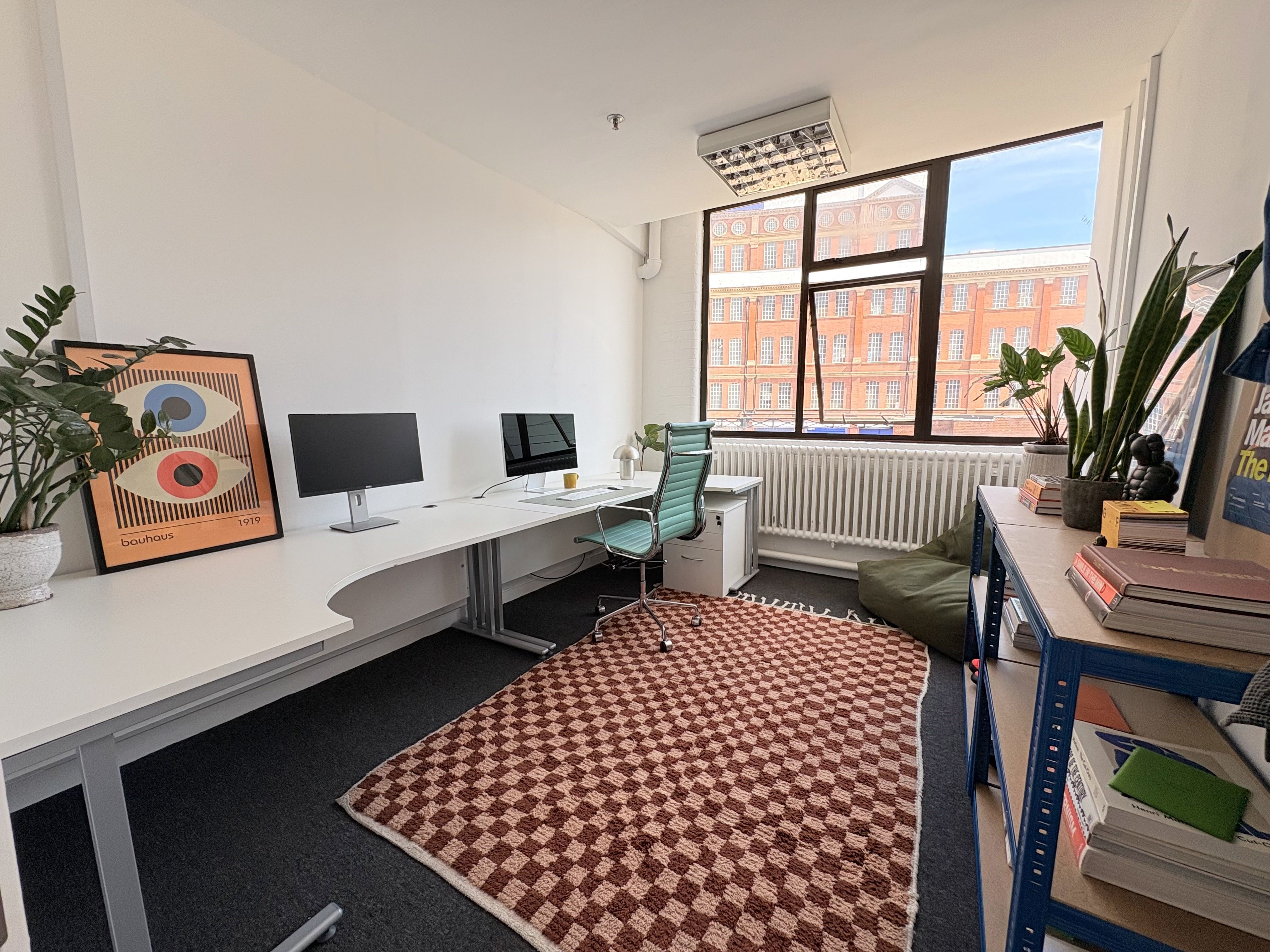 Fixed Desk Office Space in Creative Studio – Battersea SW8 3NS – £375 pcm (All bills included)