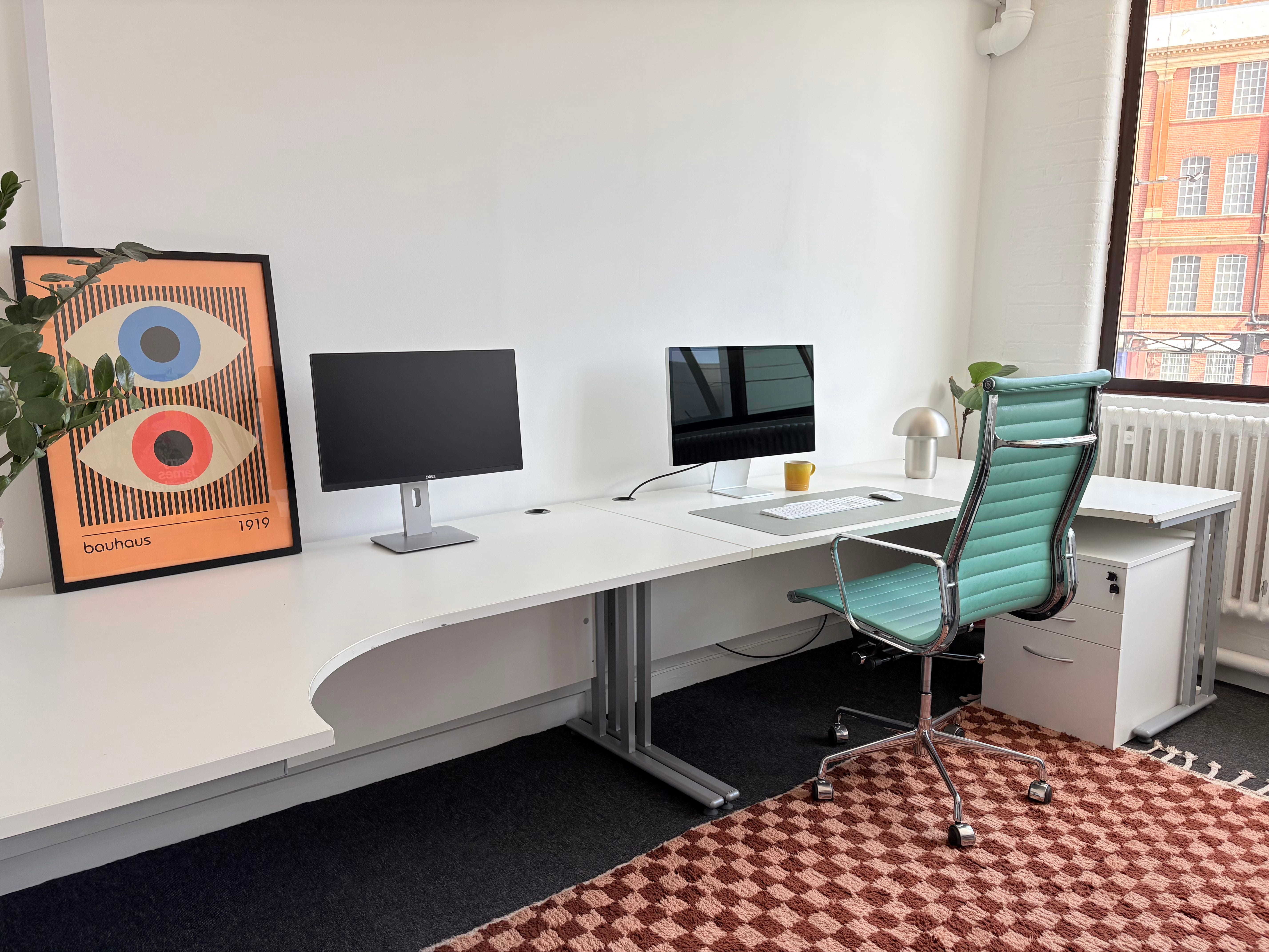 Fixed Desk Office Space in Creative Studio – Battersea SW8 3NS – £375 pcm (All bills included)