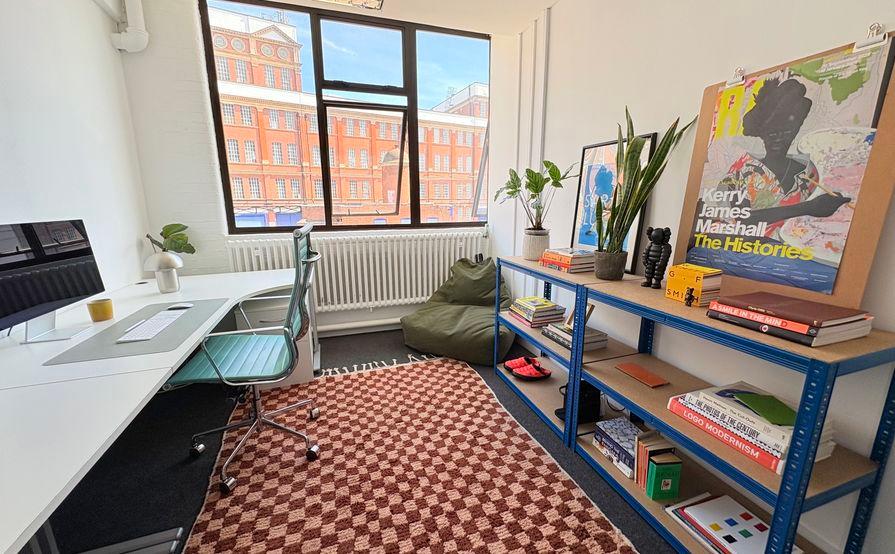 Fixed Desk Office Space in Creative Studio – Battersea SW8 3NS – £375 pcm (All bills included)