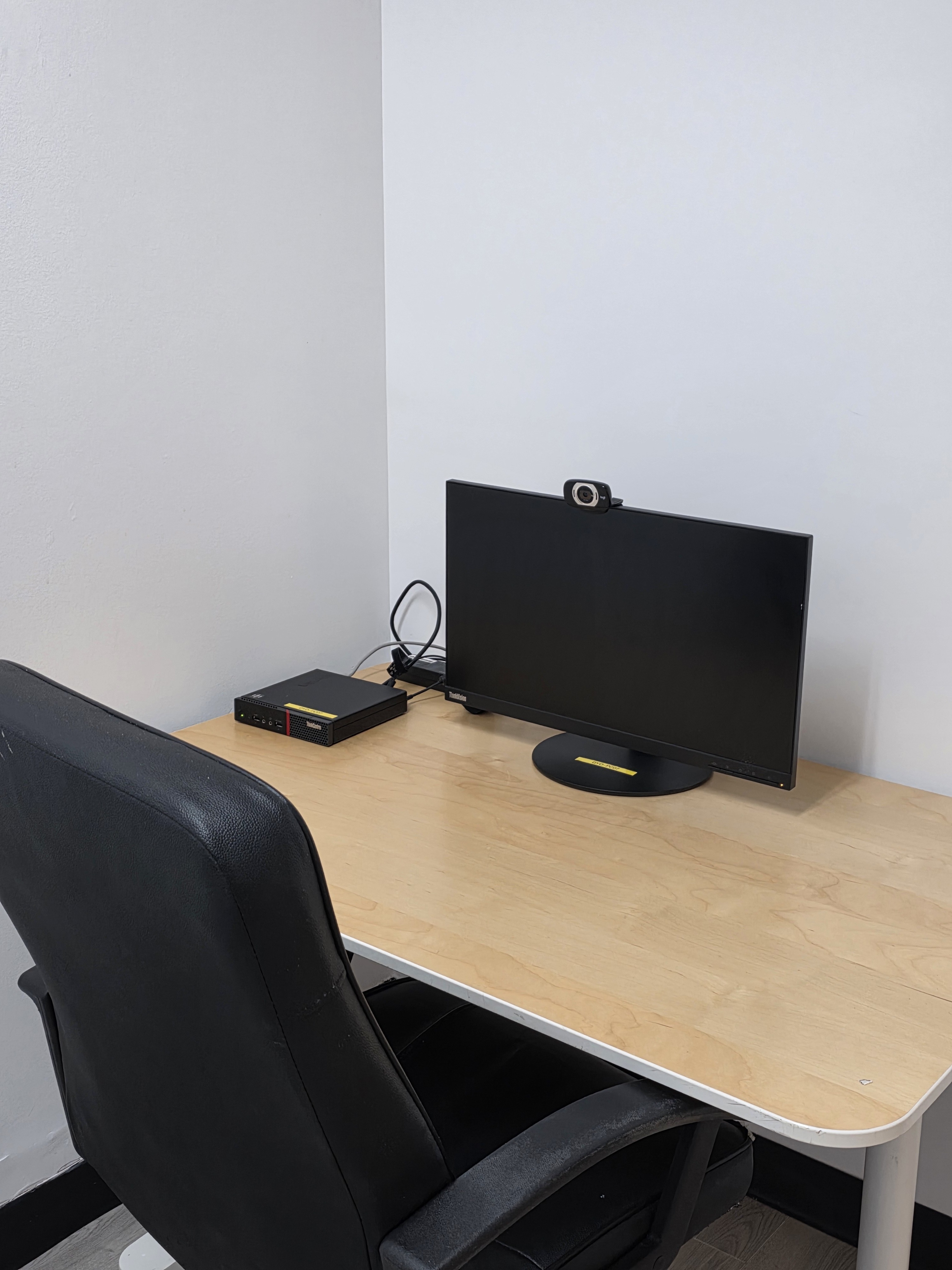 Private Office – DYDITECH Montreal (Quiet, Secure, WiFi Smart Lock)