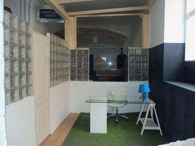 The Country Cloud- Priven desks for start-ups The Country Cloud- Priven desks for start-ups