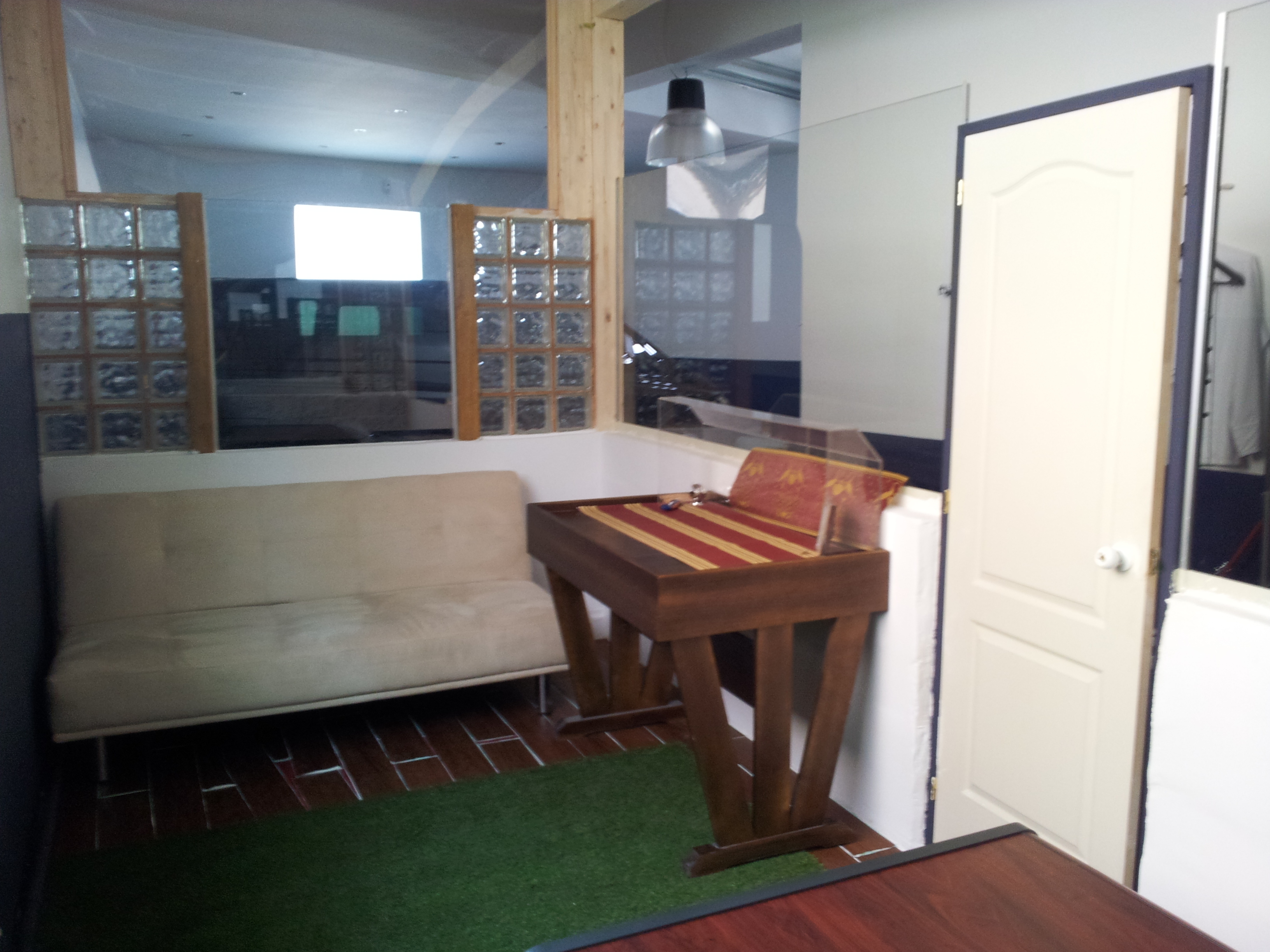 The Country Cloud- Priven desks for start-ups The Country Cloud- Priven desks for start-ups