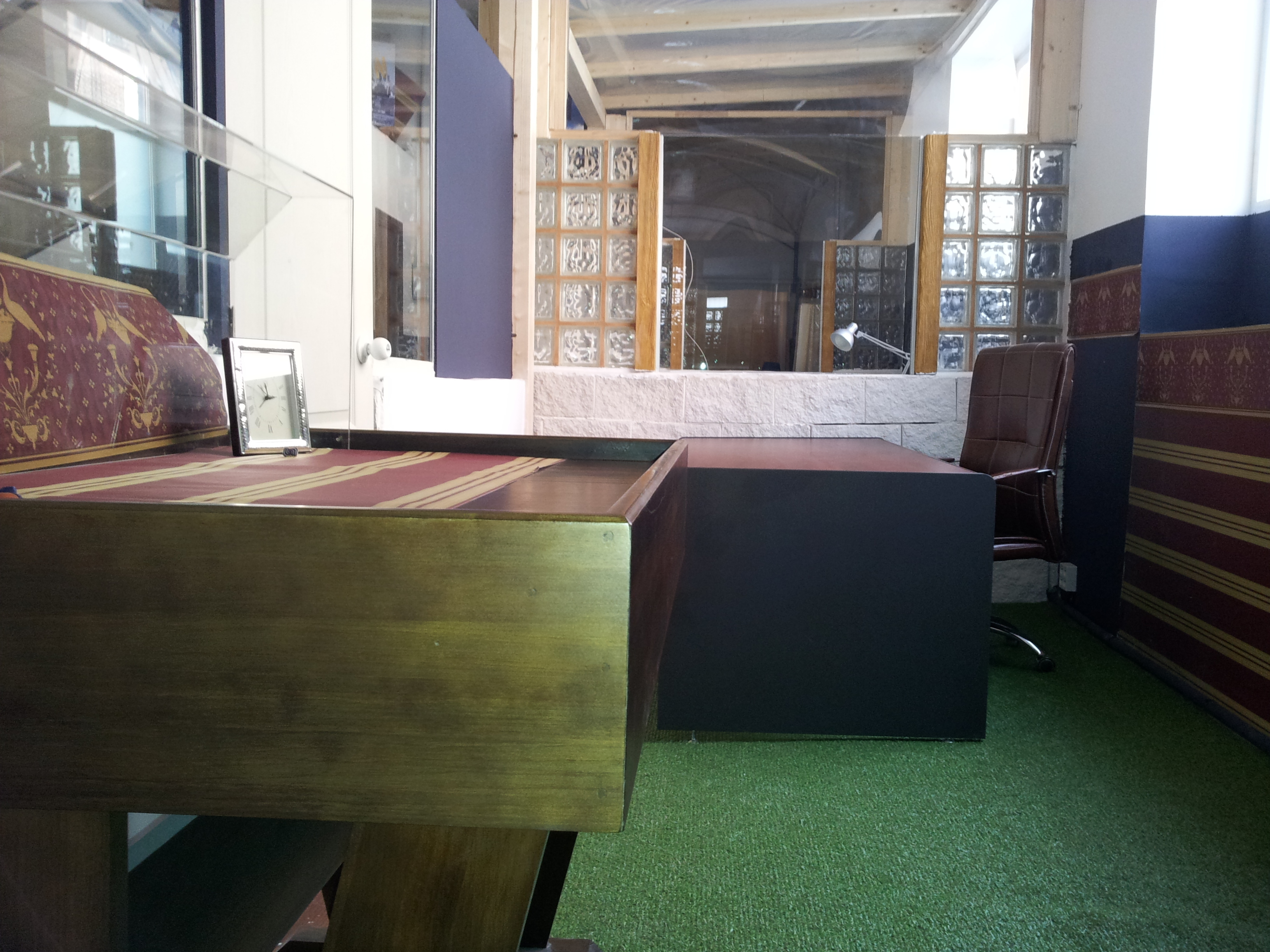 The Country Cloud- Priven desks for start-ups The Country Cloud- Priven desks for start-ups