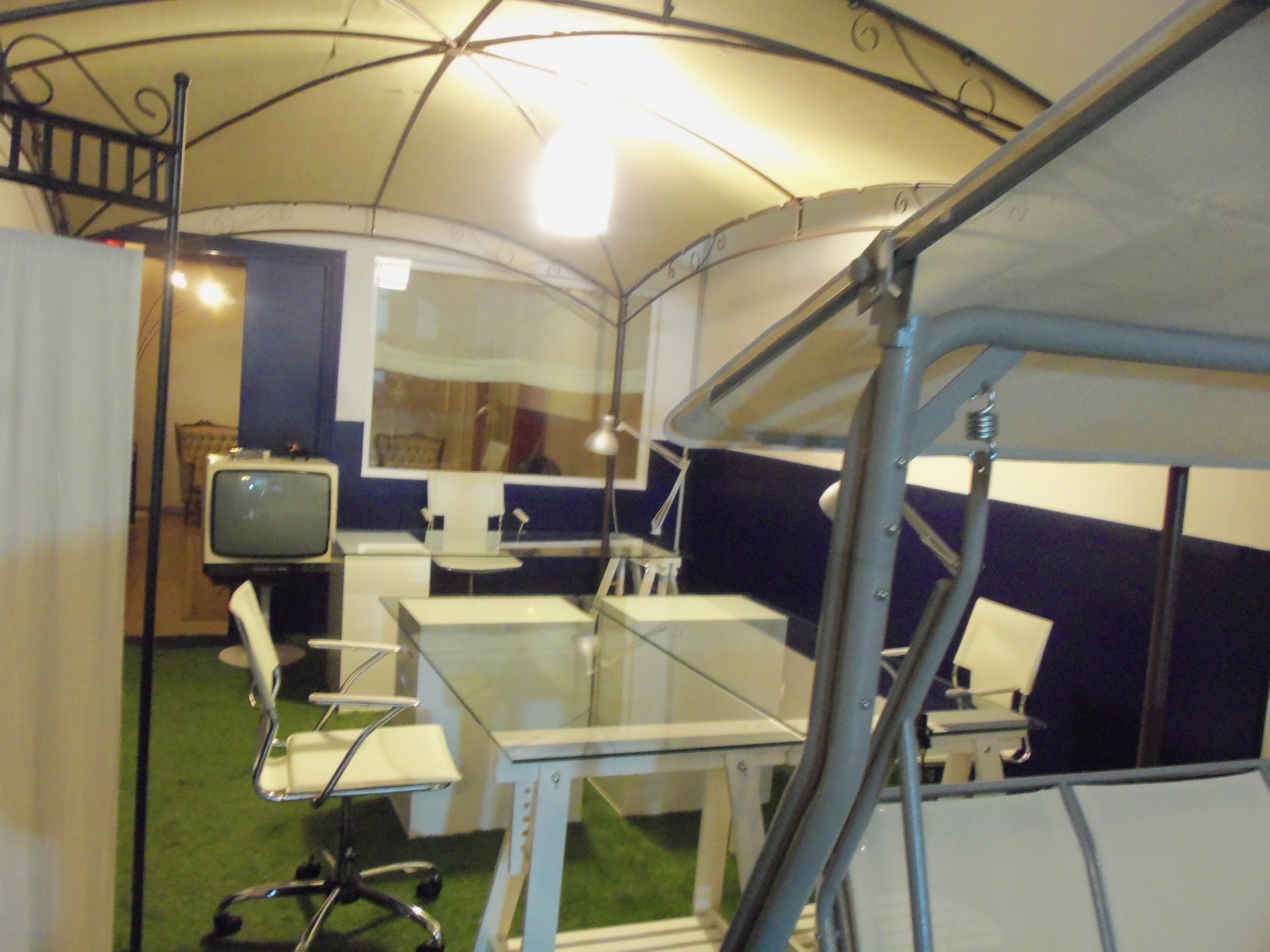 The Country Cloud- Priven desks  for start-ups