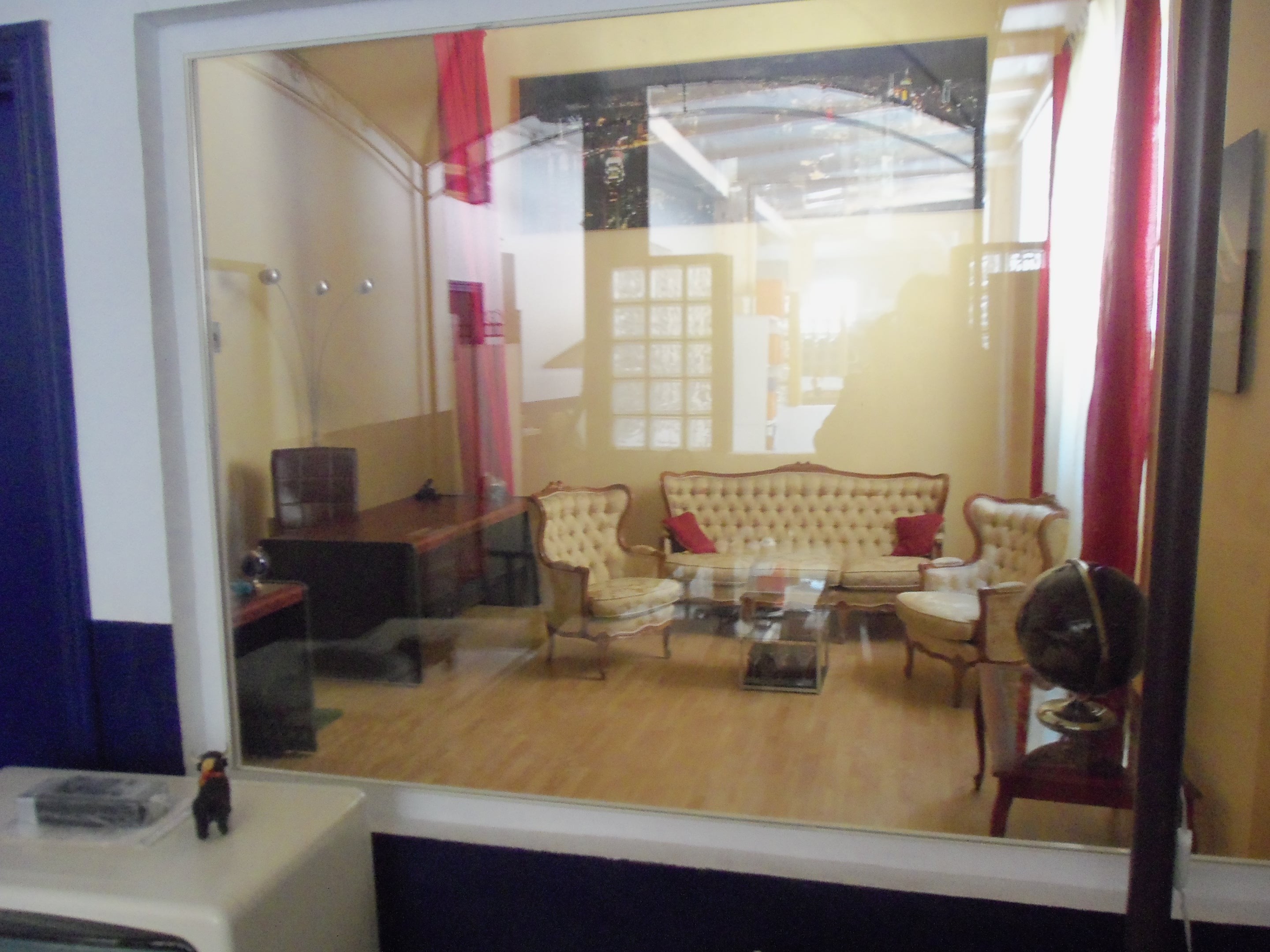 The Country Cloud- Priven desks  for start-ups