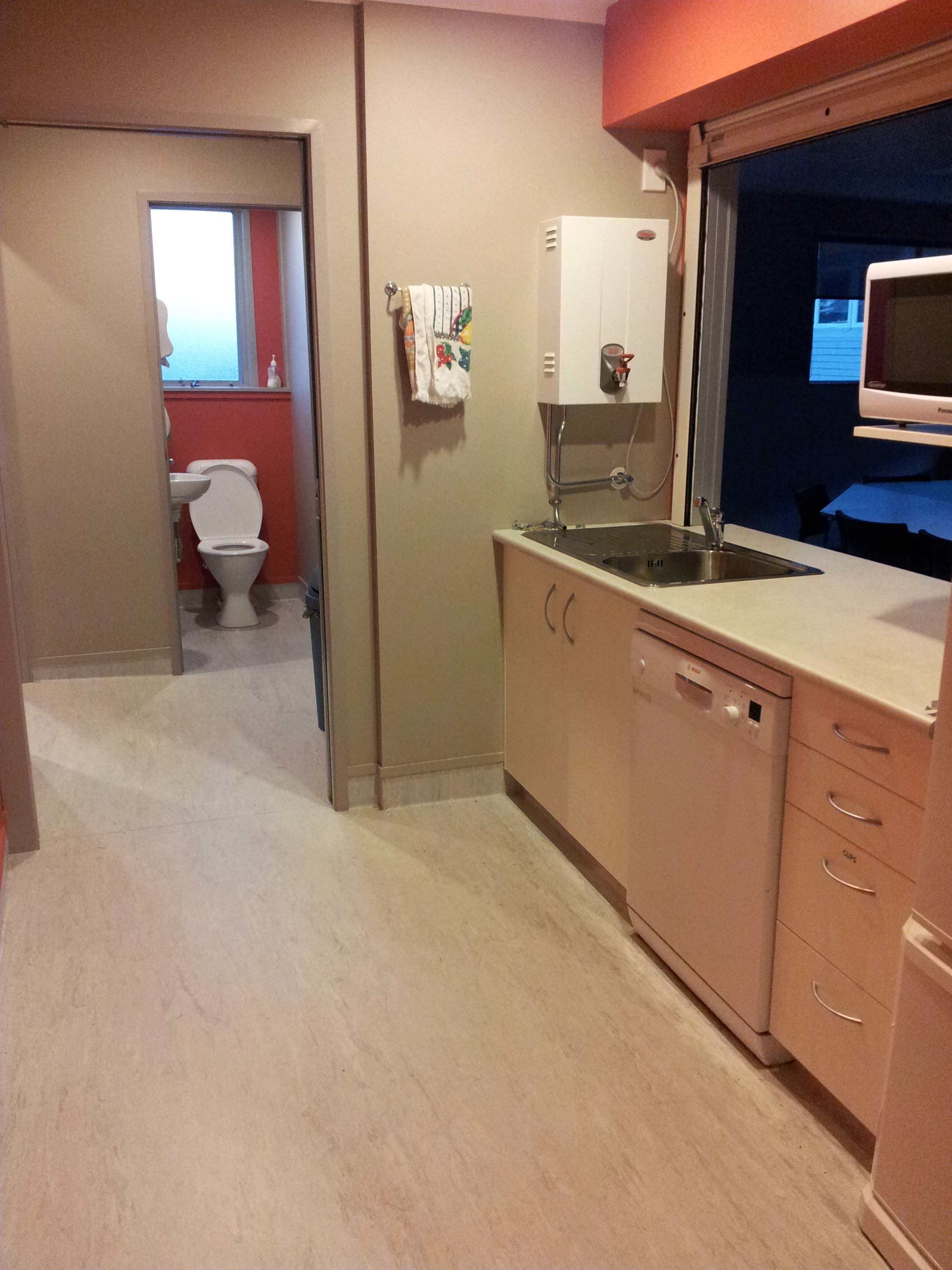 28 Rathbone St Office Center