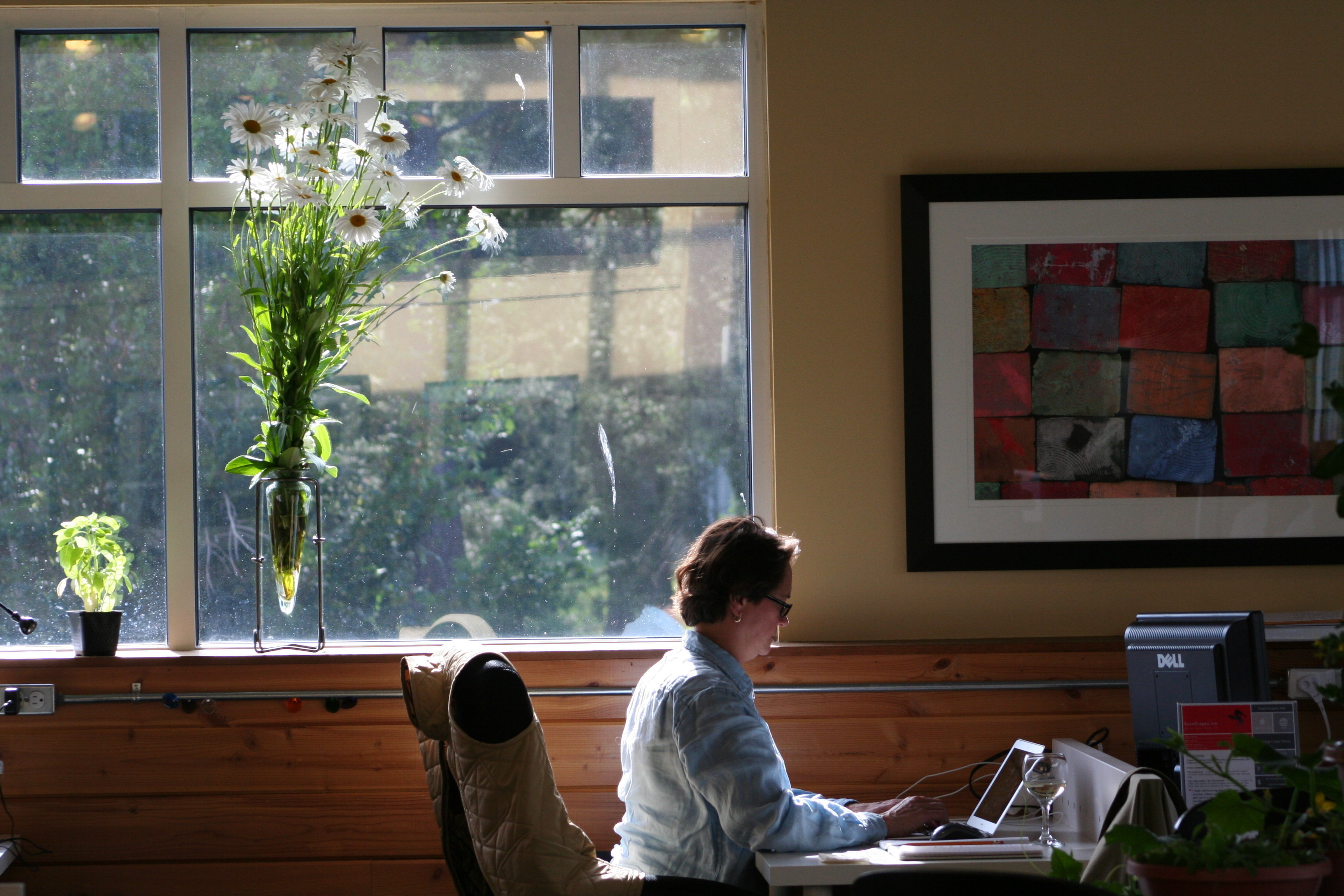 OfficeXpats Coworking and Conference Center coworking desks