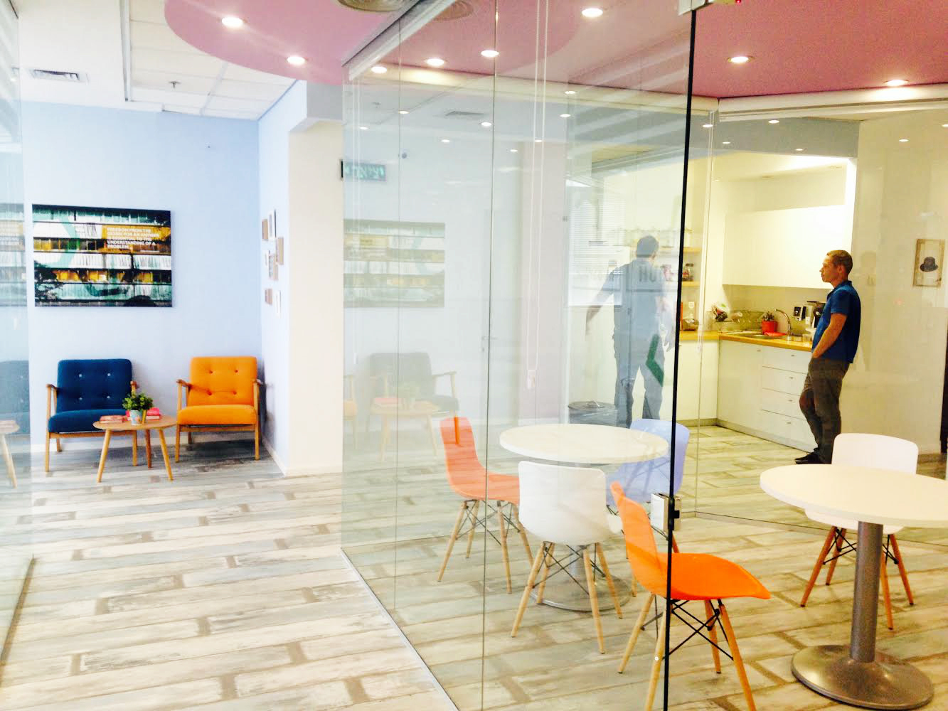 HubSpace TLV Desks Near Me