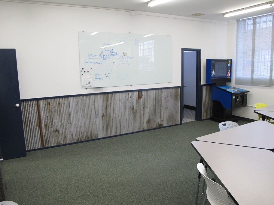 Front Office with private Office included Front Office with private Office included