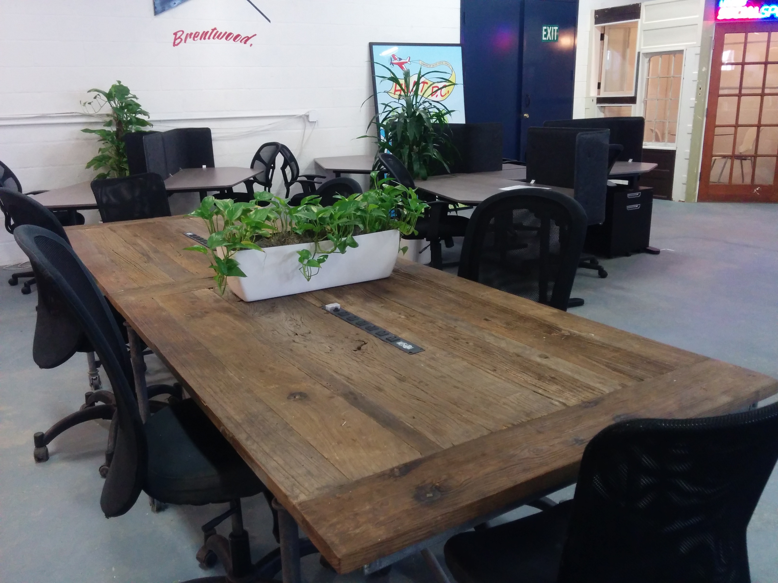 Front Office with private Office included Front Office with private Office included