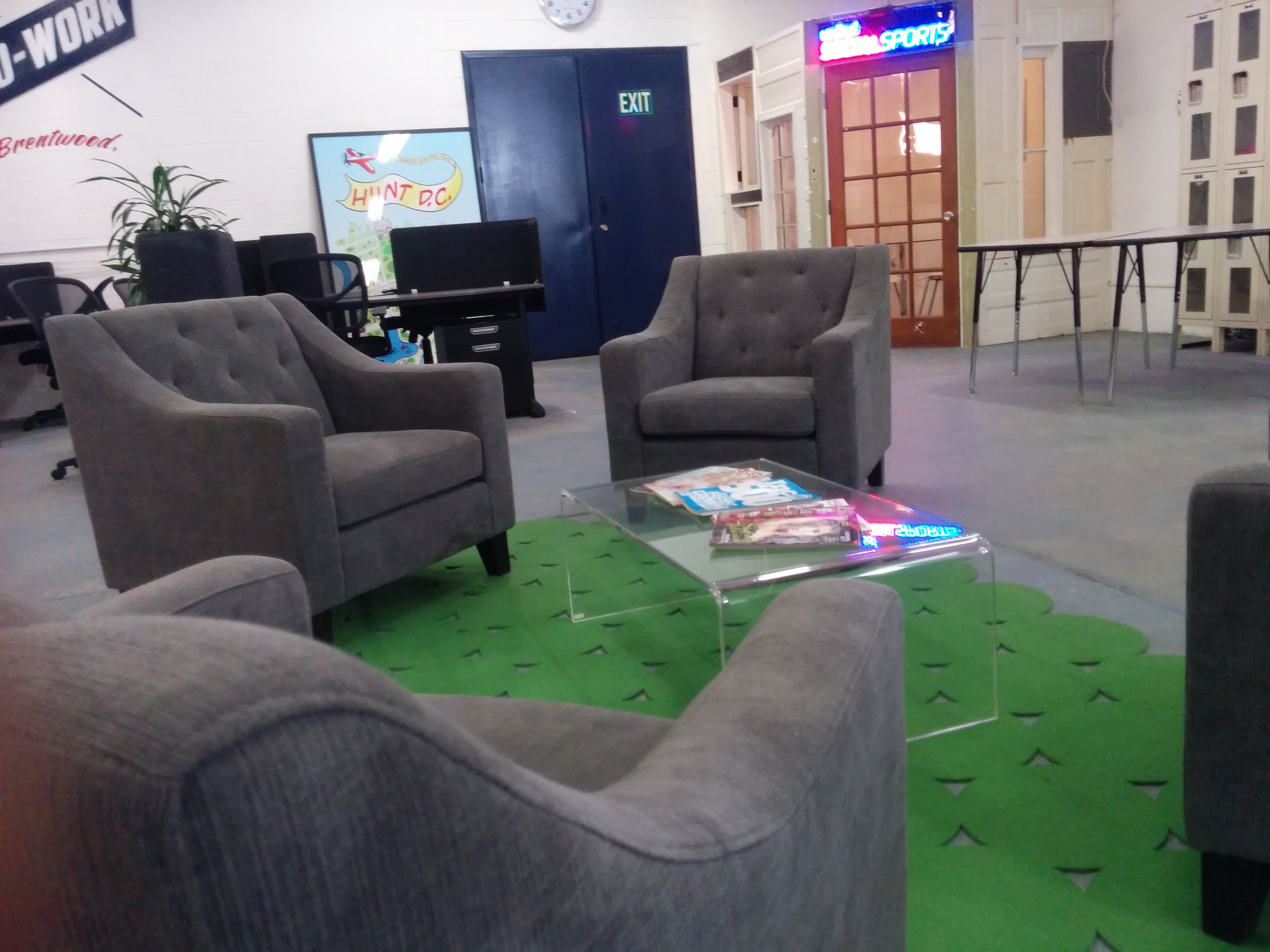 Front Office with private Office included Front Office with private Office included