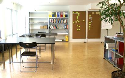 http://www.im-neuweg.ch - Shared Desks, Resident Desks http://www.im-neuweg.ch - Shared Desks, Resident Desks