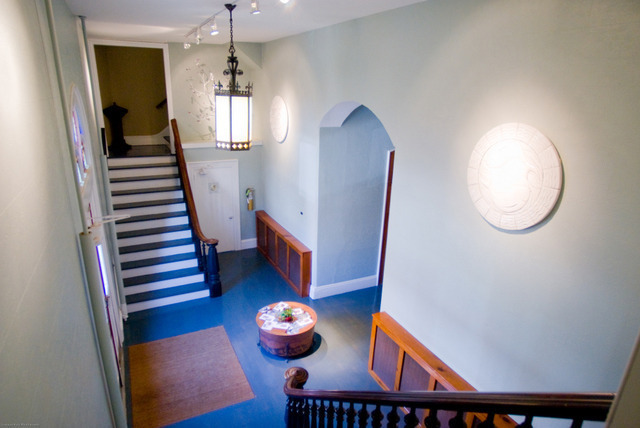 Shared desks, private conference rooms