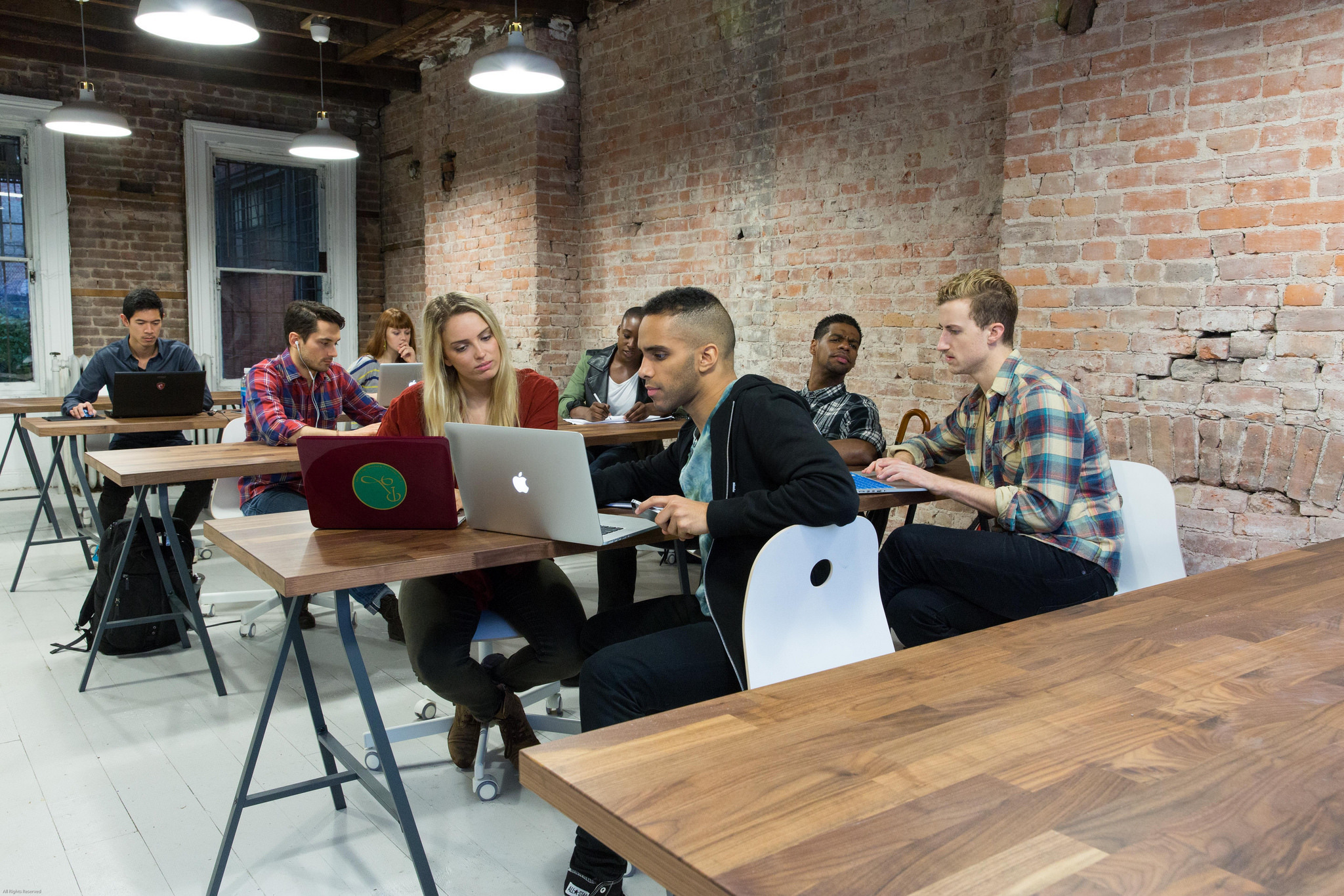 Dedicated Desk (1 person)