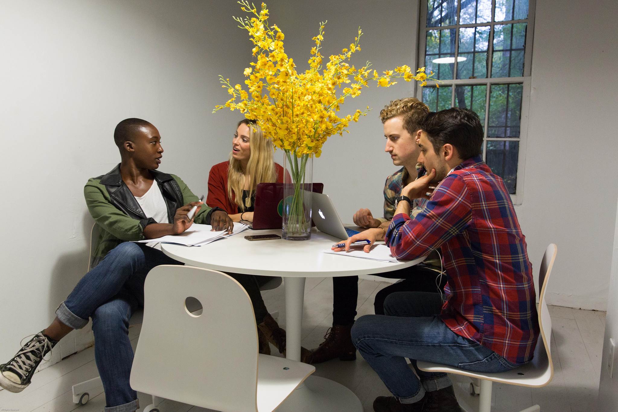 Dedicated Desk (1 person)