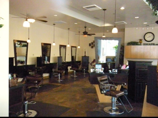 Hair station/nail station Hair station/nail station