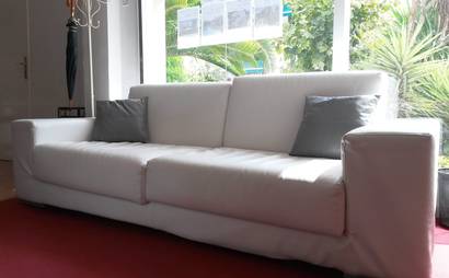 Open Desks in bright workspace Open Desks in bright workspace