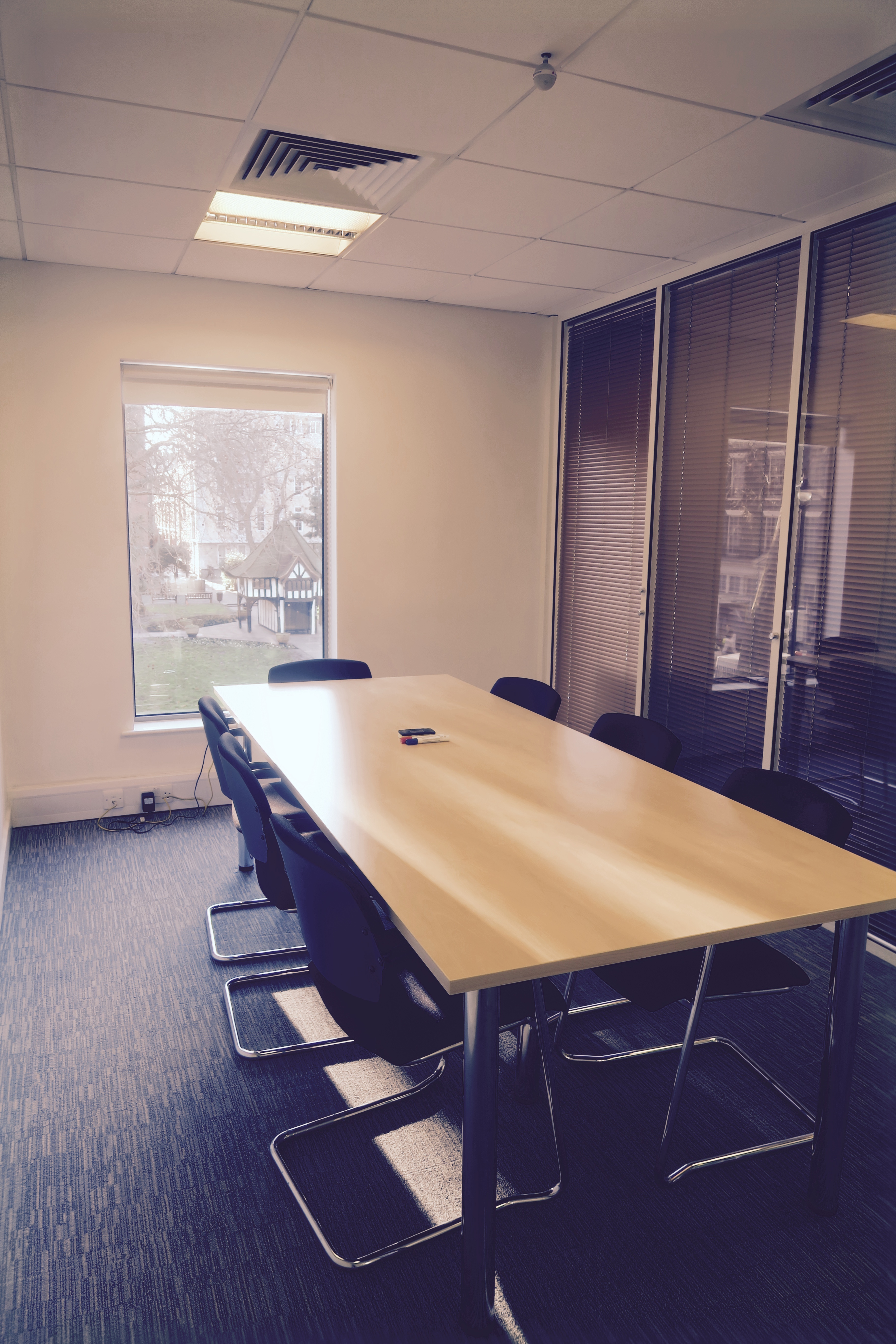 Spacious and vibrant co-working space Spacious and vibrant co-working space