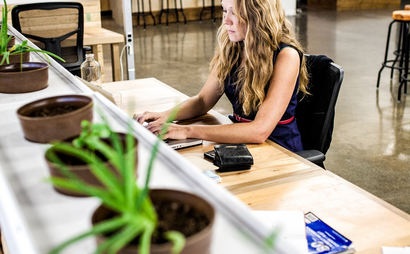 Full time desk Full time desk