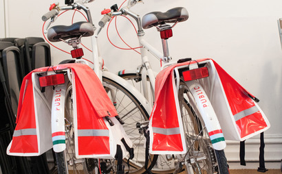 Open Seating  in the Front Open Seating  in the Front