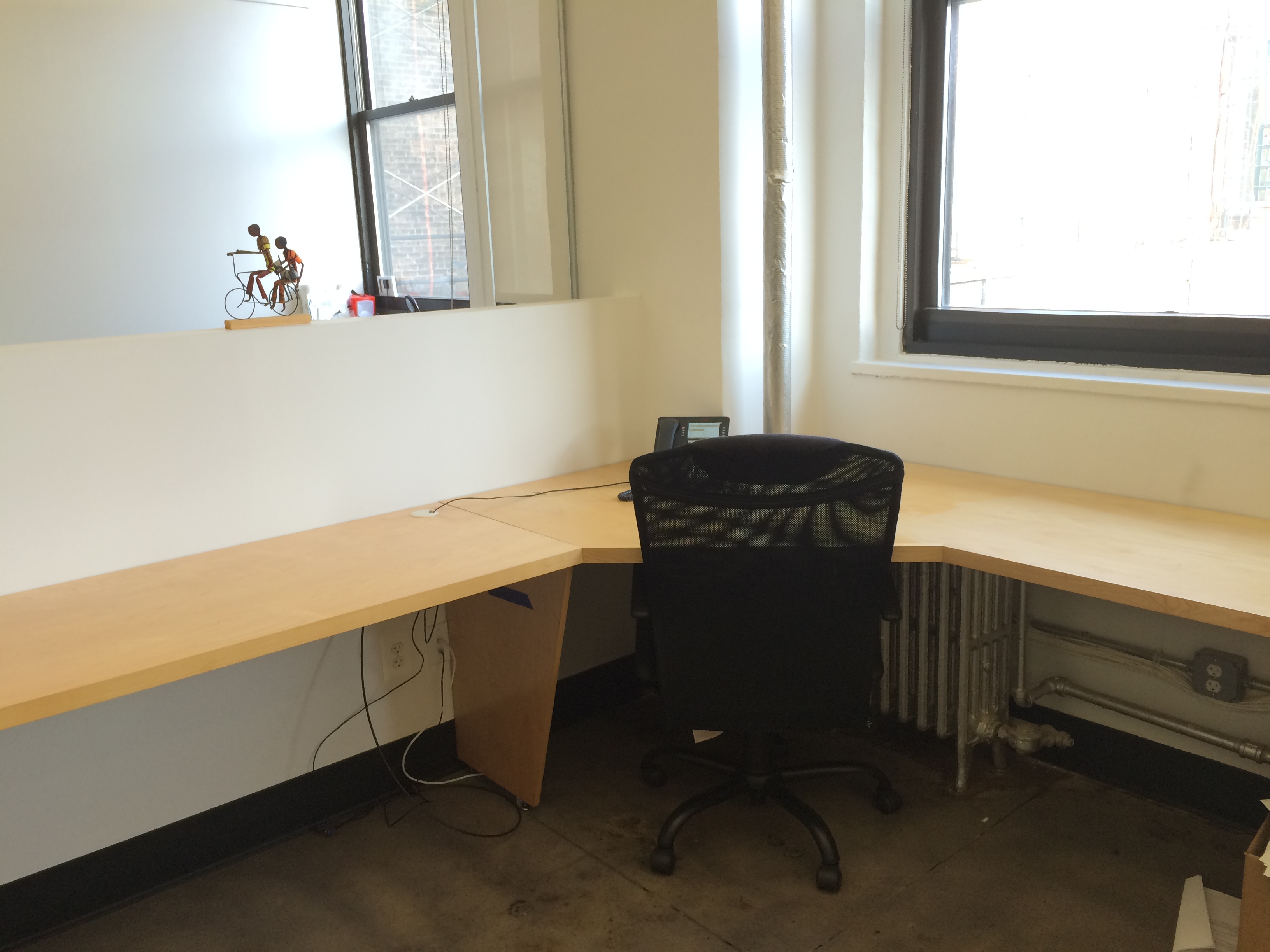Desk with window facing East Desks Near Me